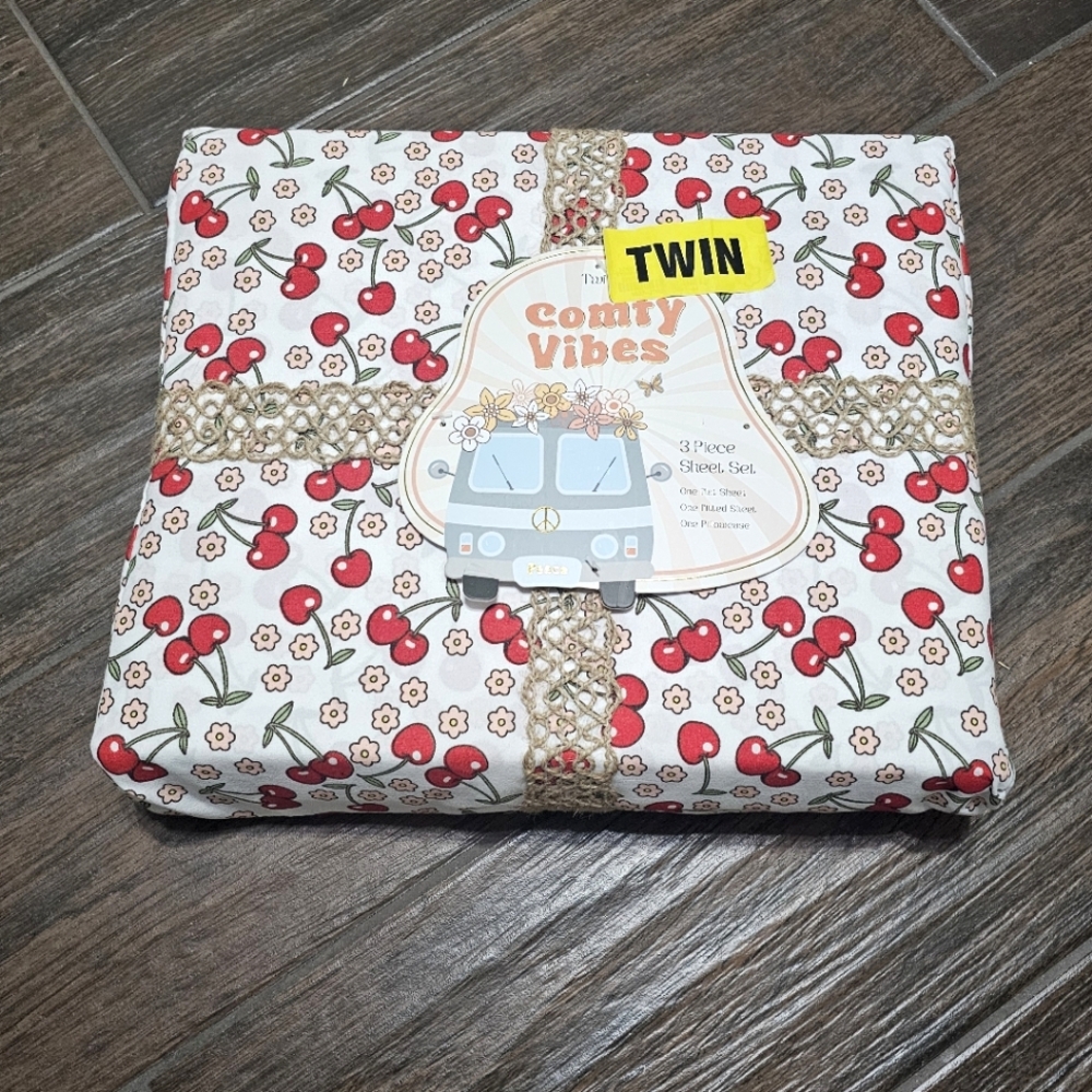 🍒 Comfy Vibes Twin Size Cherries & Pink Flowers Sheet Set